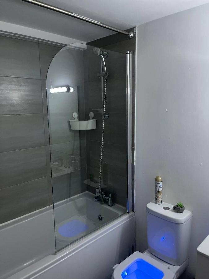 Modern Spacious 1 Bed Flat In Birmingham City Centre With Free Parking, Fast Free Wifi And Netflix Eksteriør billede