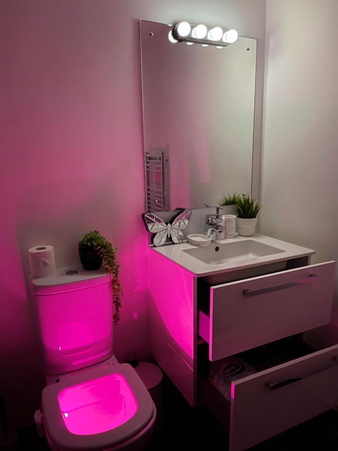 Modern Spacious 1 Bed Flat In Birmingham City Centre With Free Parking, Fast Free Wifi And Netflix Eksteriør billede